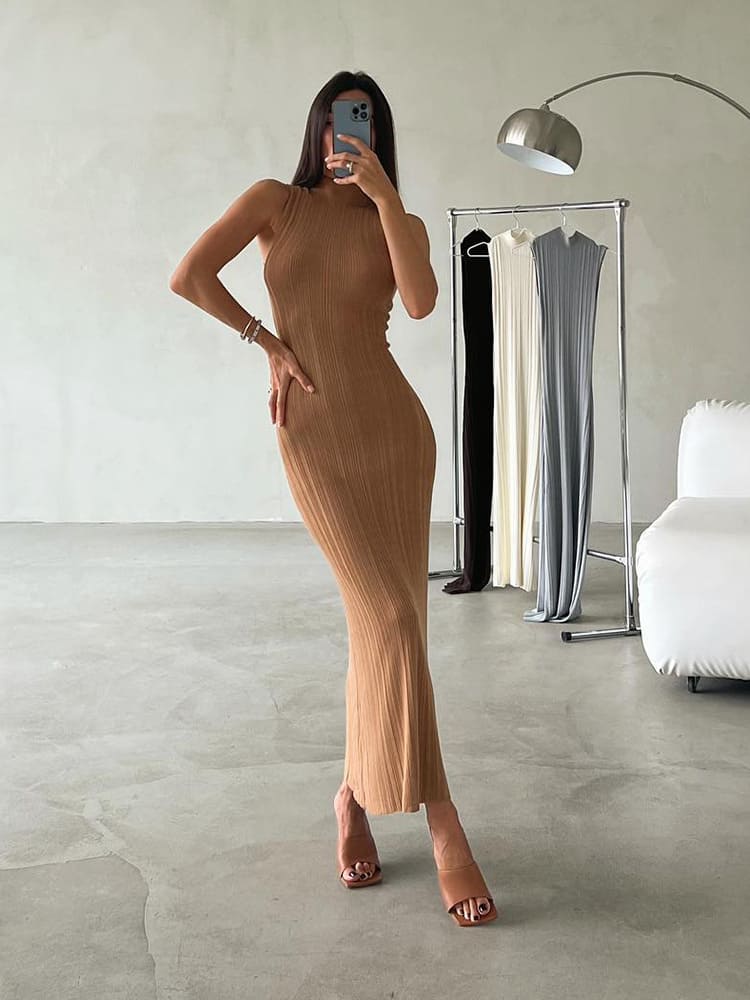 tight-knitted-maxi-dress